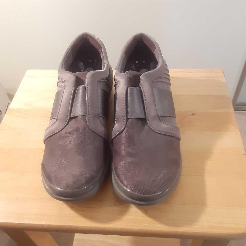 Beez Women's NWOB Booties